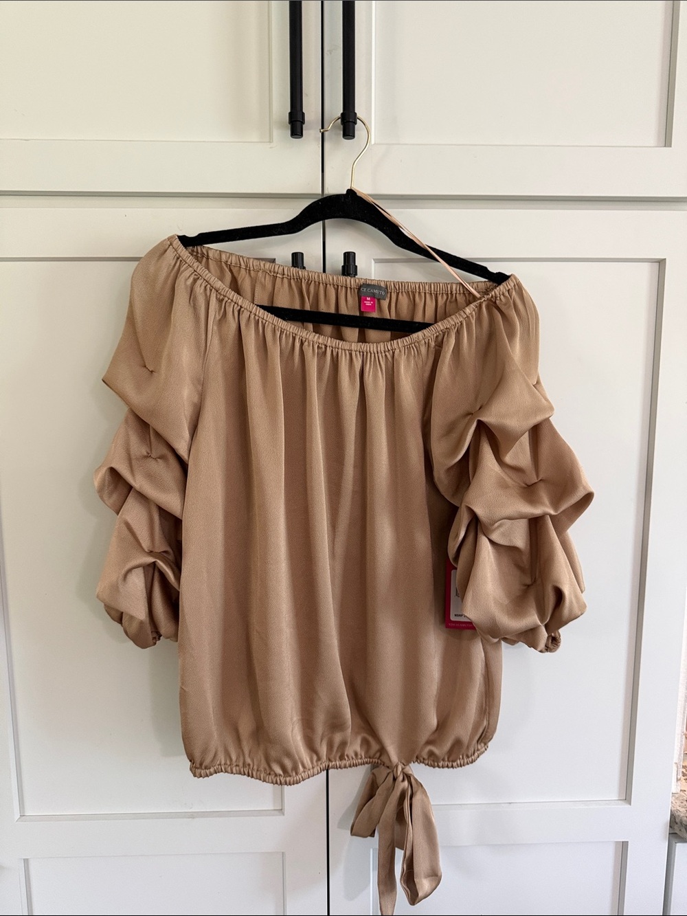 Vince Camuto Neutral Taupe Off-Shoulder Ruffle Sleeve Tie-Bottom Top